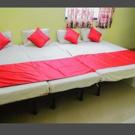 Sai Gaurav Palace Hotel Ширди Екстериор снимка