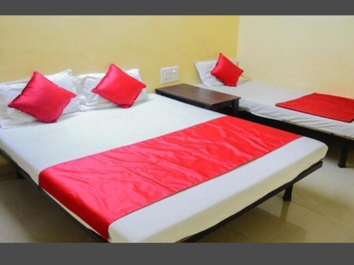 Sai Gaurav Palace Hotel Ширди Екстериор снимка